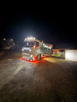 Volvo FH440 (dosah až 12 m)