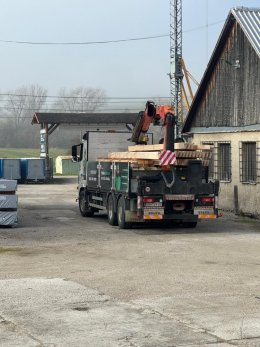 Volvo FH440 (dosah až 12 m)